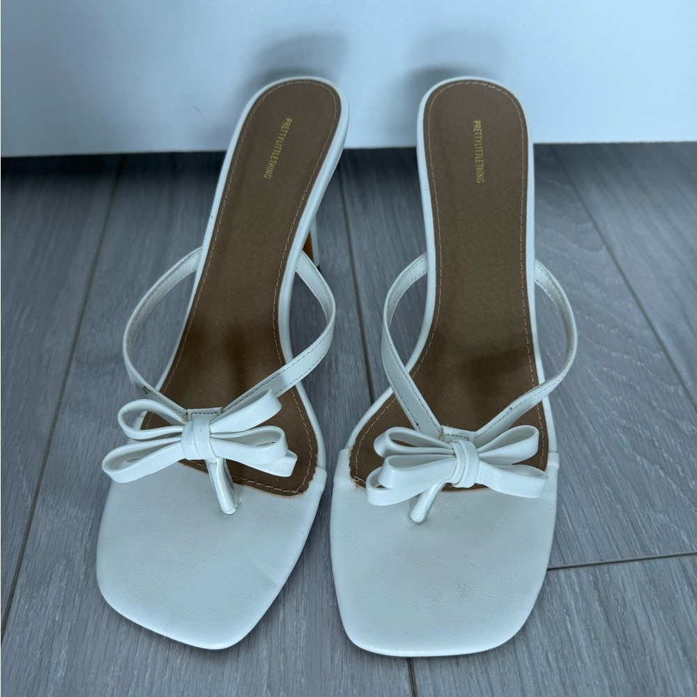 PrettyLittleThing White Heels with Bow Detail